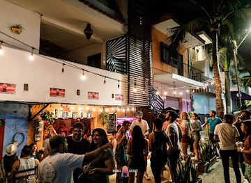 mexico/sayulita/bar/lucid