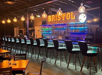 tennessee/bristol-motor-speedway/bar/the-patio