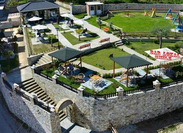 albania/mallakastra/bar/bar-smile