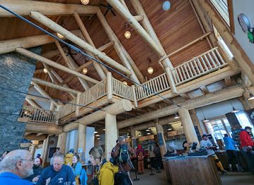 washington/mount-baker/bar/mt-baker-ski-area-raven-hut-mid-mountain-day-lodge