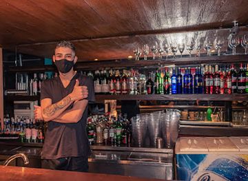 argentina/mar-del-plata/bar/wallace-barrio-miter