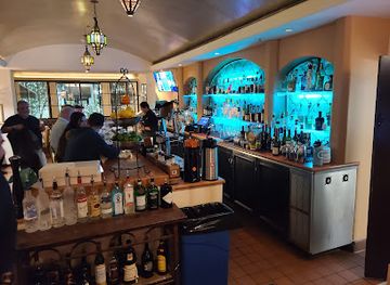 california/carmel-by-the-sea/bar/terry-s-lounge