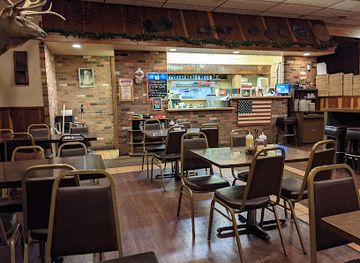 montana/yellowstone-national-park/bar/gusher-pizza-sandwich-shoppe