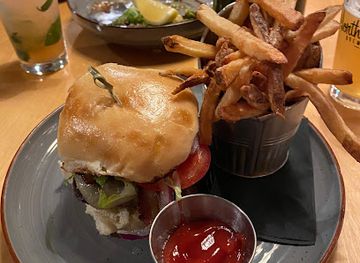 new-hampshire/mount-monadnock/bar/the-smoking-trout