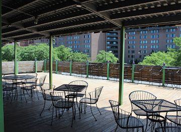 michigan/detroit/midtown-detroit/bar/the-alley-deck