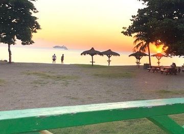 saint-lucia/soufriere/bar/3beez-beach-restaurant-bar