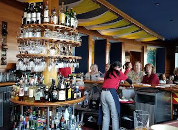 california/monterey/cannery-row/bar/schooners-monterey