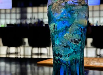 northern-mariana-islands/banzai-cliff/bar/the-old-b-bank