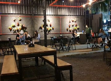 brazil/iguazu-falls-national-park/bar/zeppelin-old-bar