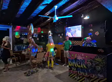Breeze Lounge Bar