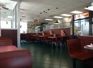 tennessee/reelfoot-lake-area/bar/huddle-house