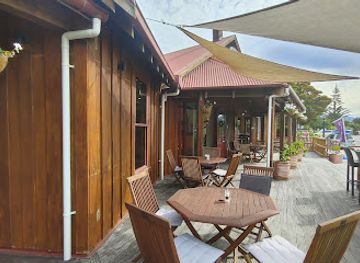 new-zealand/abel-tasman-national-park/bar/nikau-cafe-bar
