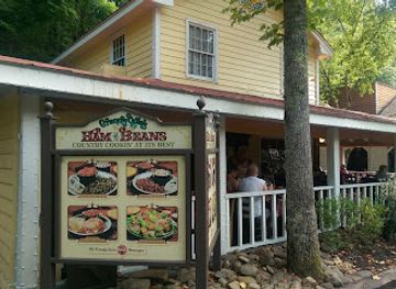 tennessee/dollywood/bar/granny-ogle-s-ham-n-beans