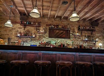 illinois/chicagoland/bar/the-meadowlark
