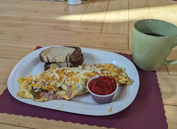 west-virginia/blackwater-falls-state-park/bar/the-breakfast-nook