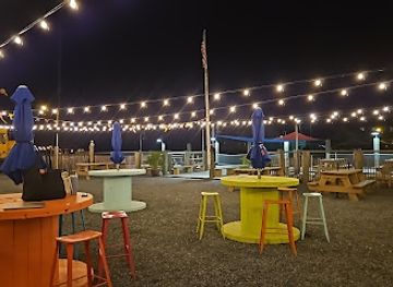 delaware/killens-pond-state-park/bar/the-boatyard