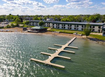 michigan/tawas-point-state-park/bar/bayside-restaurant-and-lounge