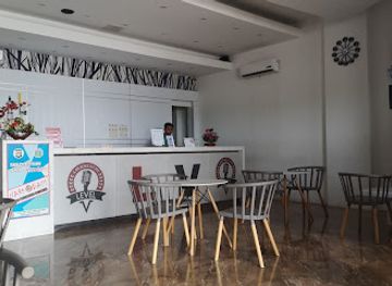 indonesia/west-sulawesi/bar/level-v-karaoke