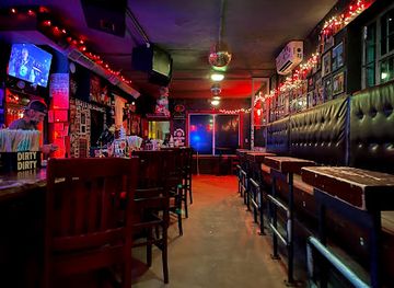 texas/central-texas/bar/dirty-bill-s