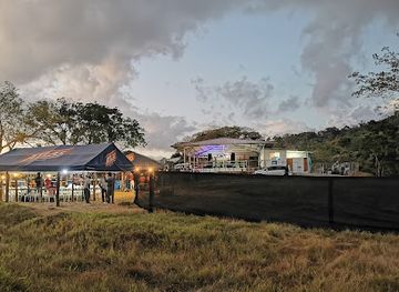 panama/ngabe-bugle-comarca/bar/tinito-garden