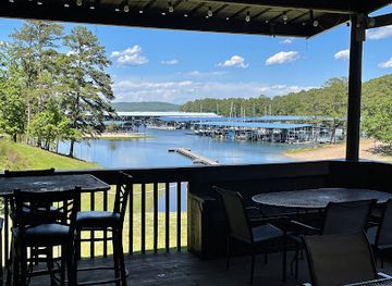 arkansas/lake-ouachita/bar/brady-mountain-resort-grill