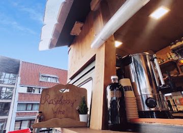 bulgaria/borovets/bar/forest-bus-bar