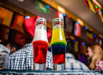 colombia/medellin/el-poblado/bar/chupitos-medellin-bar-parque-lleras