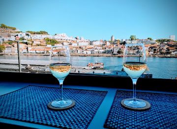 portugal/porto/ribeira/bar/wine-quay-bar