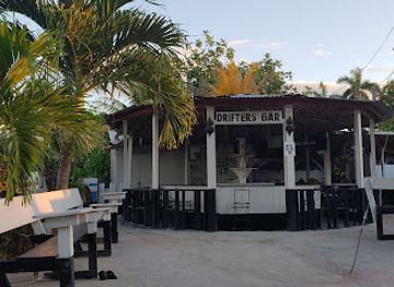 jamaica/manchester-plateau/bar/drifter-s-bar