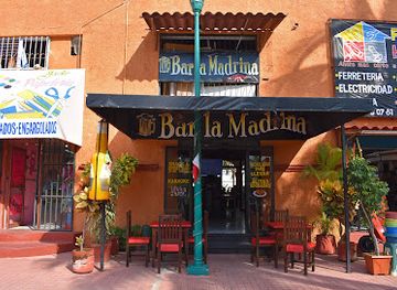 mexico/ixtapa-zihuatanejo/bar/bar-la-madrina-ixtapa