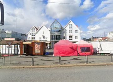 norway/bryggen-bergen/bar/zhariasbryggen