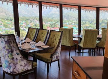 india/himalayas/bar/cloud-7-revolving-restaurant