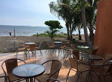 costa-rica/puntarenas/bar/cocal-beach