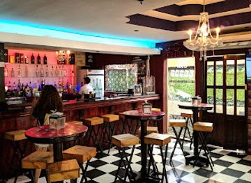 nicaragua/managua/bar/embassy-bar-and-lounge