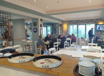 albania/tepelene/bar/breezy-grill-bar