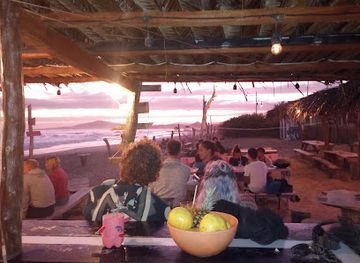 ecuador/galapagos-islands/bar/pink-iguana-bar