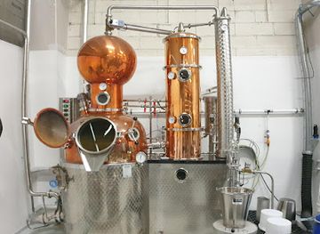 faroe-islands/vestmanna/bar/faer-isles-distillery