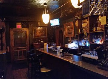 new-york/north-country/bar/the-paddock-club