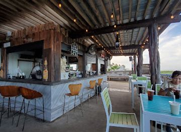 texas/gulf-coast/bar/seaside-bar-grill-on-the-beach