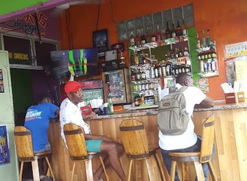 jamaica/port-antonio-area/bar/irie-vibes-sports-bar