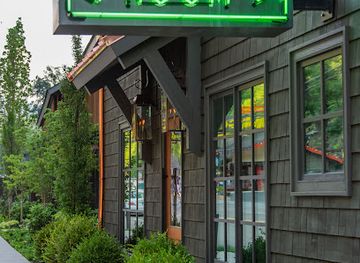 north-carolina/great-smoky-mountains/bar/the-heirloom-room-creekside-restaurant-bar