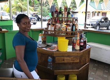 saint-lucia/millet-bird-sanctuary/bar/glamity-s-bar