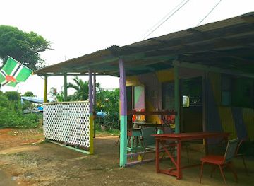 dominica/castle-bruce/bar/kool-breeze-bar