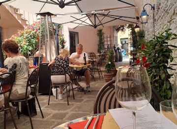 italy/assisi/bar/enoteca-mazzini