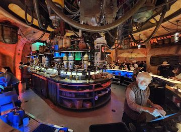 california/anaheim/disneyland-resort/bar/oga-s-cantina-at-the-disneyland-resort