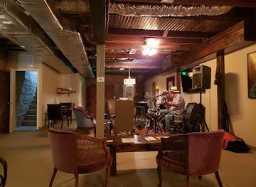 arkansas/mount-magazine-state-park/bar/juniper-s-back-door-restaurant