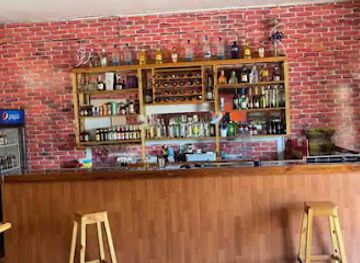 jamaica/cornwall-county/bar/royale-flush-bar-grille-suites