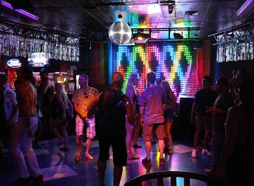 canada/winnipeg/bar/club-200