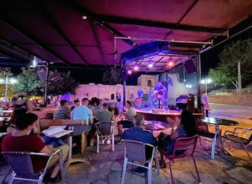 cyprus/makronissos-peninsula/bar/the-square-bar