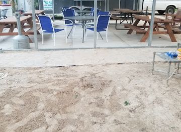 louisiana/caddo-lake/bar/yall-s-place-catering-concession